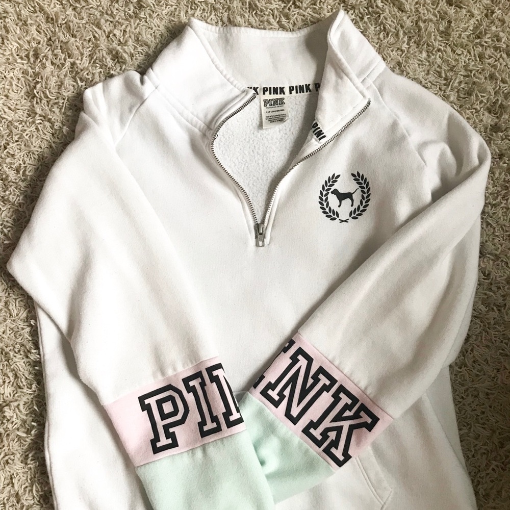 ❌TRADED❌ PINK Victoria’s Secret quarter zip